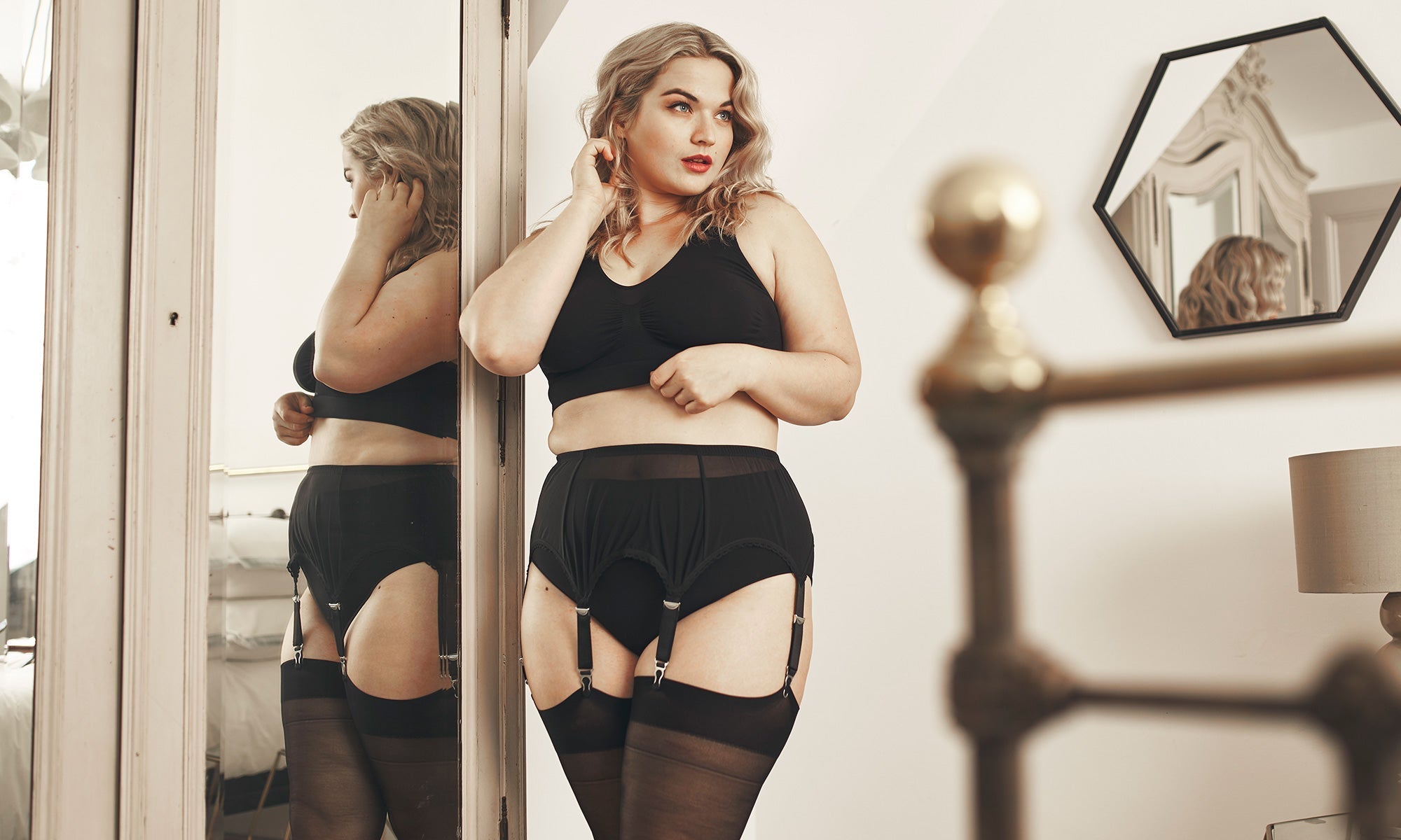 Hold ups, stockings & suspenders